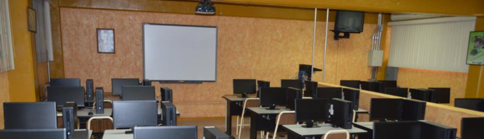 SALA DE INFORMÁTICA TOTALMENTE EQUIPADA PARA NUESTROS ALUMNOS SALA DE INFORMÁTICA TOTALMENTE EQUIPADA PARA NUESTROS ALUMNOS